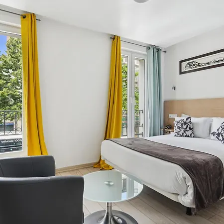 Le National Paris 3*