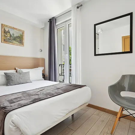 Le National Paris 3* Clichy