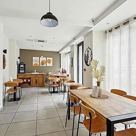 Hotel Le National Paris