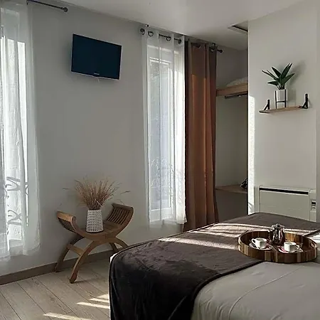 Le National Paris Hotel Clichy