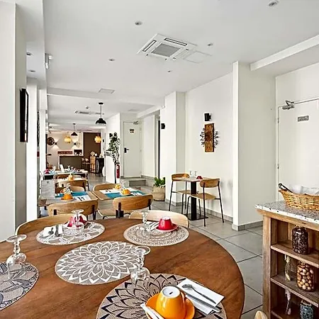 Le National Paris Hotel Clichy