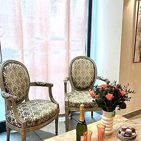 Hotel Le National Paris 3*